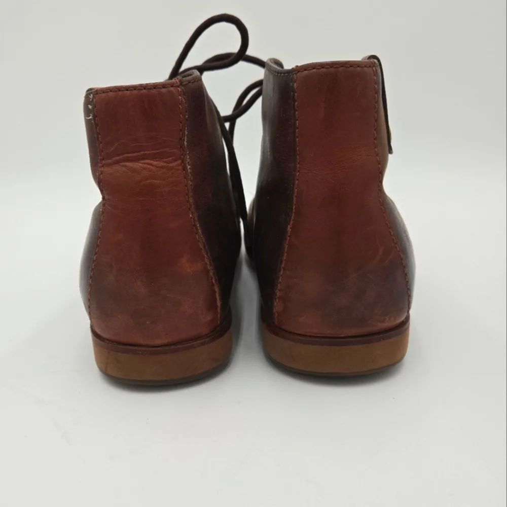 UGG Australia Men's Brown Leather Chukka Boots Size 8